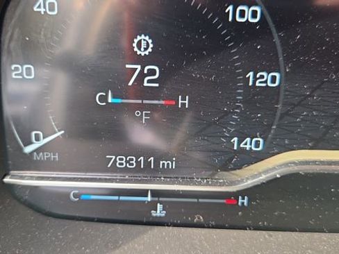 Used 2024 GMC Yukon XL Denali image 12