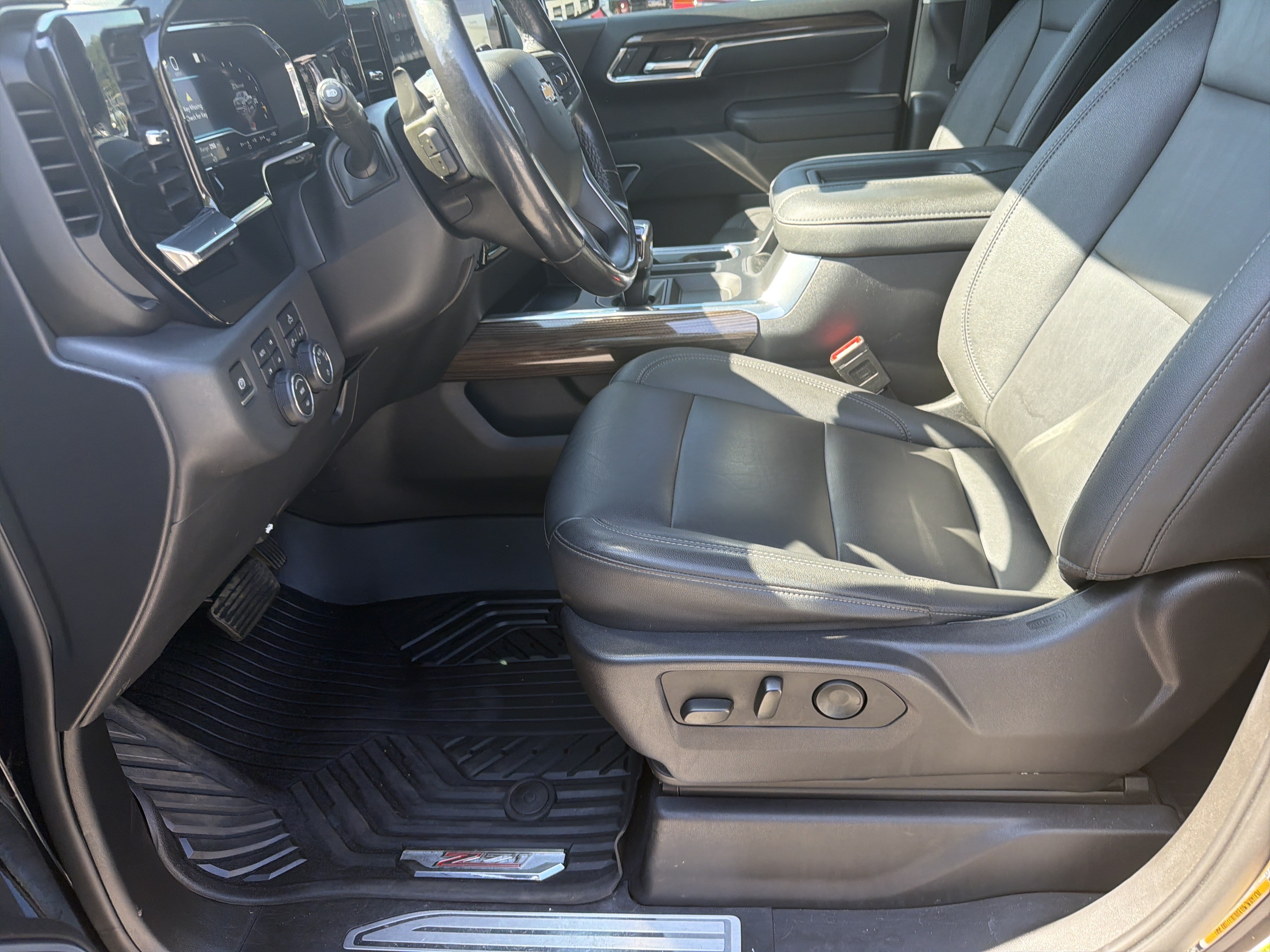 Certified 2022 Chevrolet Silverado 1500 LT AWD/4WD image 10