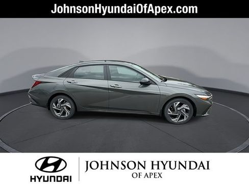 Used 2025 Hyundai Elantra Sport FWD image 10