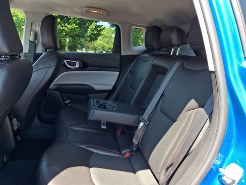 Used 2022 Jeep Compass Limited AWD/4WD image 20