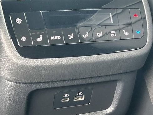 Used 2025 INFINITI QX60 Luxe w/ Black Edition image 23