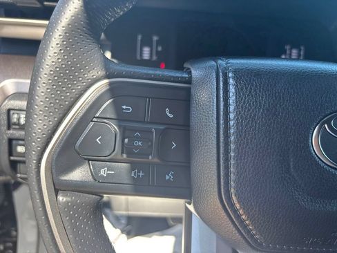 Used 2025 Toyota 4Runner SR5 AWD/4WD image 21
