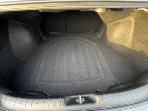 Used 2025 Hyundai Elantra Limited image 34