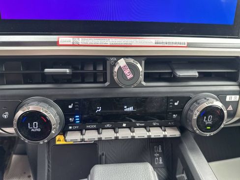 New 2026 Toyota Tacoma TRD Off-Road AWD/4WD image 18