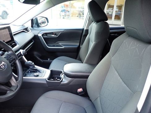 Used 2023 Toyota RAV4 AWD Hybrid image 11