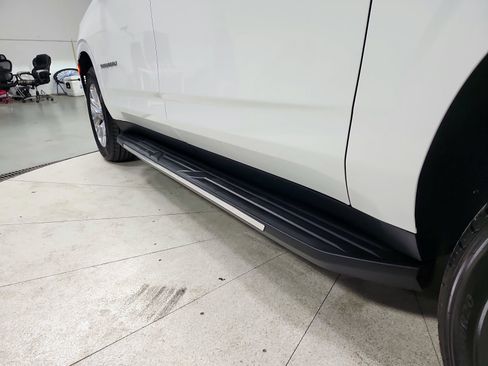 Used 2023 Chevrolet Suburban Premier image 47