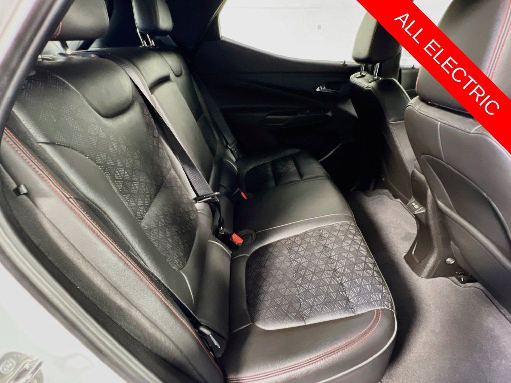 Used 2023 Chevrolet Bolt EUV Premier w/ Sun & Sound Package FWD image 28