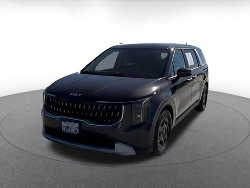 Used 2026 Kia Carnival FWD image 7