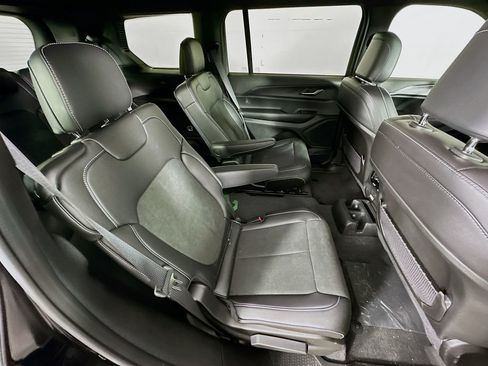 New 2025 Jeep Grand Cherokee L Altitude image 35