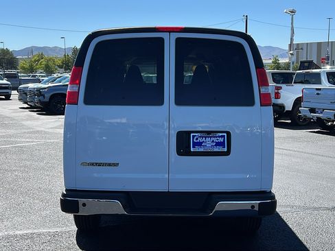 Certified 2025 Chevrolet Express 3500 LT w/ LT Preferred Equipment Group RWD image 7