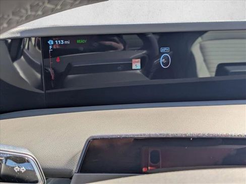 Used 2025 Lincoln Nautilus Reserve image 11