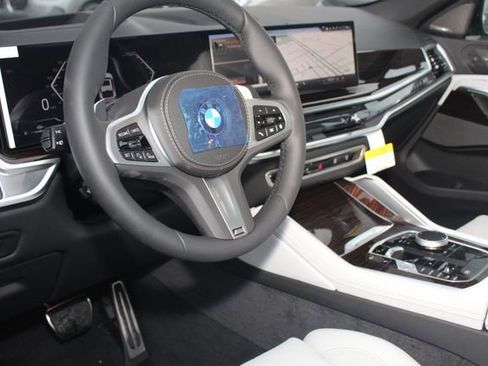 New 2026 BMW X6 xDrive40i w/ Climate Comfort Package image 12