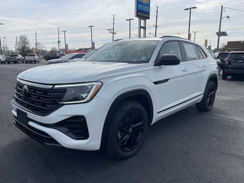 Used 2025 Volkswagen Atlas Cross Sport SEL R-Line image 3