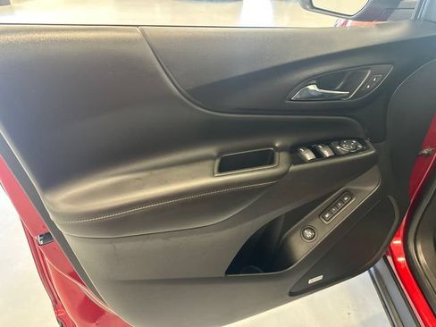 Used 2022 Chevrolet Equinox Premier FWD image 24