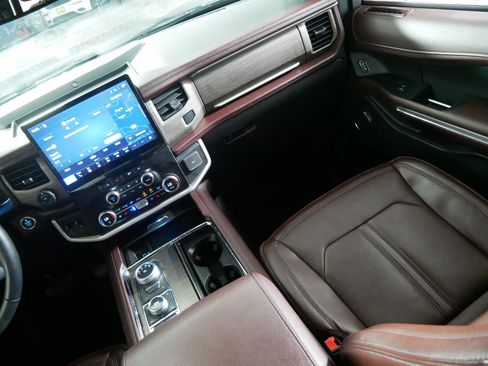 Used 2023 Ford Expedition Max Limited AWD/4WD image 11