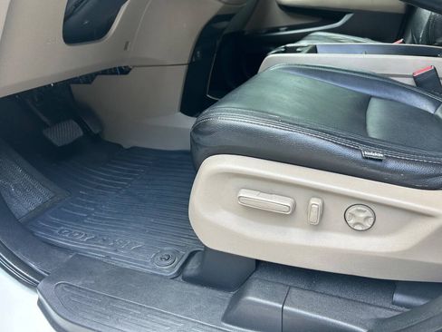 Used 2019 Honda Odyssey EX image 12