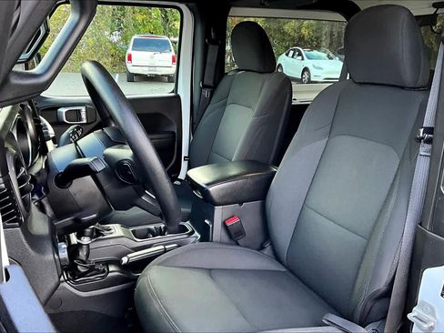 Used 2021 Jeep Wrangler Sport image 7