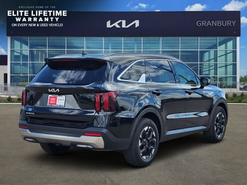 Certified 2026 Kia Sorento S FWD image 5
