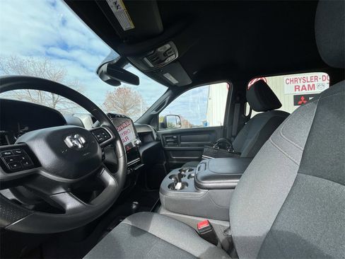 Used 2022 RAM 3500 Tradesman image 10