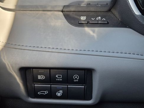 Used 2023 Toyota Highlander Limited image 26