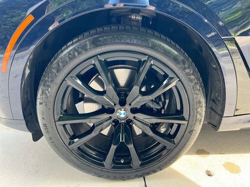 Used 2026 BMW X7 xDrive40i w/ M Sport Package AWD/4WD image 9