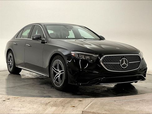 Certified 2025 Mercedes-Benz E 350 4MATIC Sedan image 2