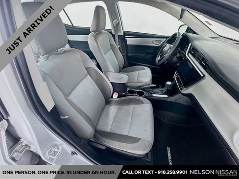 Used 2019 Toyota Corolla LE w/ Carpet Mat Package (TMS) FWD image 25