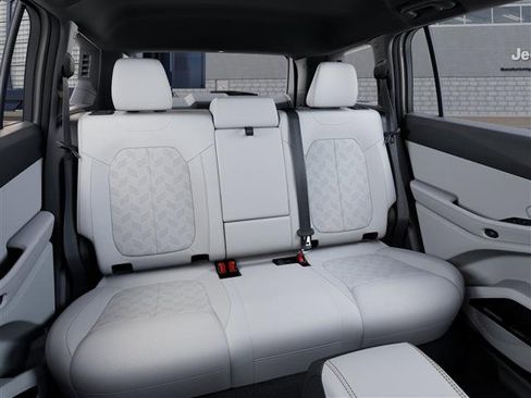 New 2026 Jeep Cherokee Overland image 15