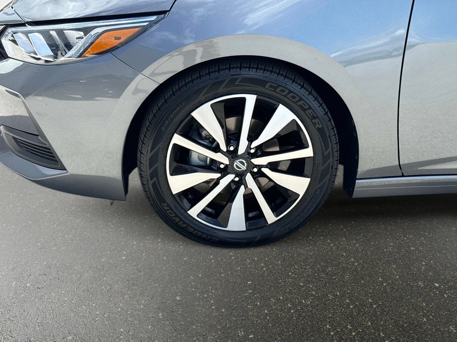 Used 2023 Nissan Sentra SV w/ SV Premium Package FWD image 12