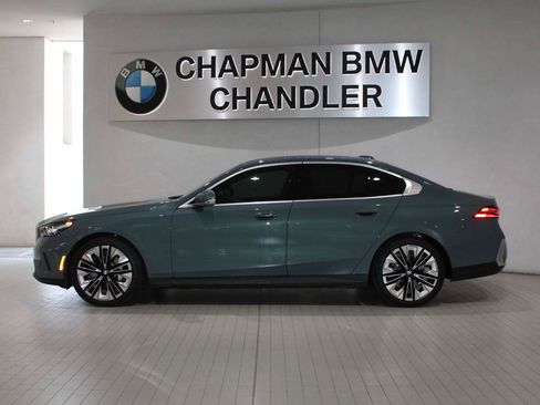 Certified 2024 BMW 530i w/ Premium Package image 3