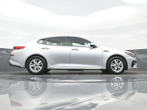 Used 2019 Kia Optima LX image 31