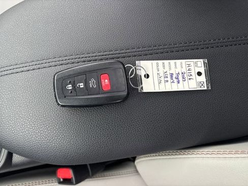 Used 2023 Toyota RAV4 XLE Premium image 30