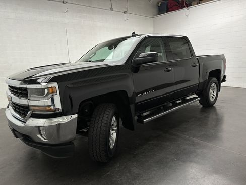 Used 2017 Chevrolet Silverado 1500 LT w/ All Star Edition AWD/4WD image 4