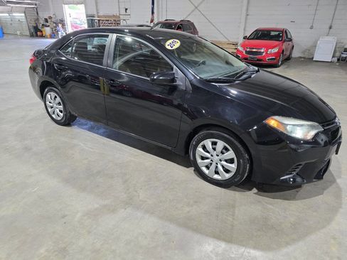 Used 2016 Toyota Corolla LE FWD image 17