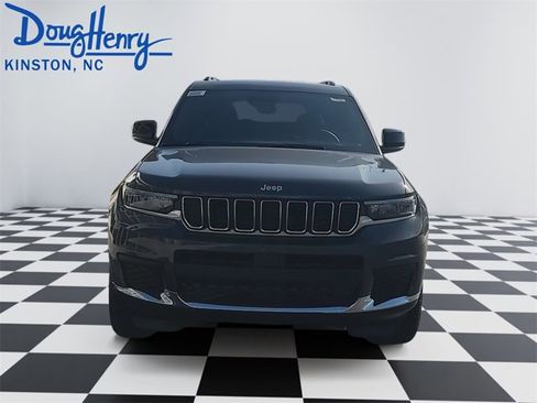 New 2025 Jeep Grand Cherokee L Laredo image 8