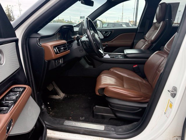 Used 2020 Lincoln Aviator Reserve w/ Equipment Group 202A AWD/4WD image 2