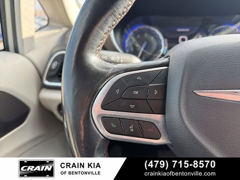 Used 2019 Chrysler Pacifica Touring-L Plus image 13