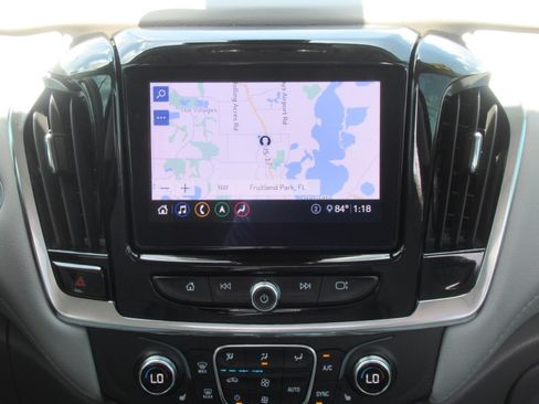 Used 2021 Chevrolet Traverse LT w/ LT Premium Package FWD image 15