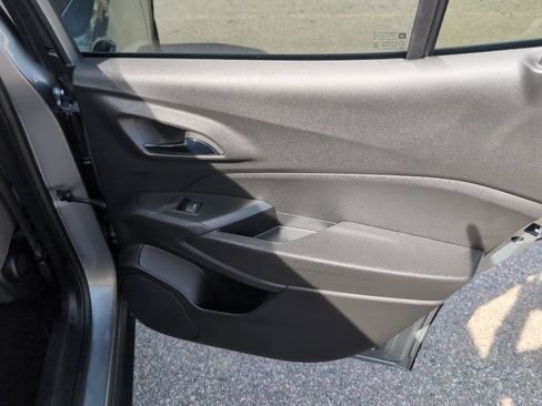 Used 2025 Chevrolet Trax ACTIV image 17