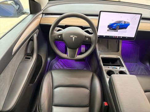Used 2022 Tesla Model Y Performance AWD/4WD image 25