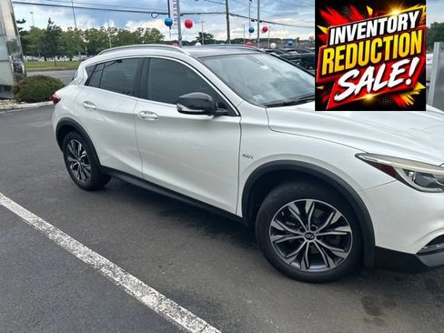 Used 2017 INFINITI QX30 Premium w/ Navigation Package AWD/4WD image 6
