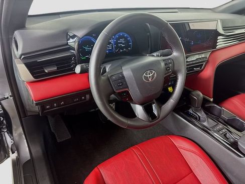 Used 2025 Toyota Camry XSE FWD image 19