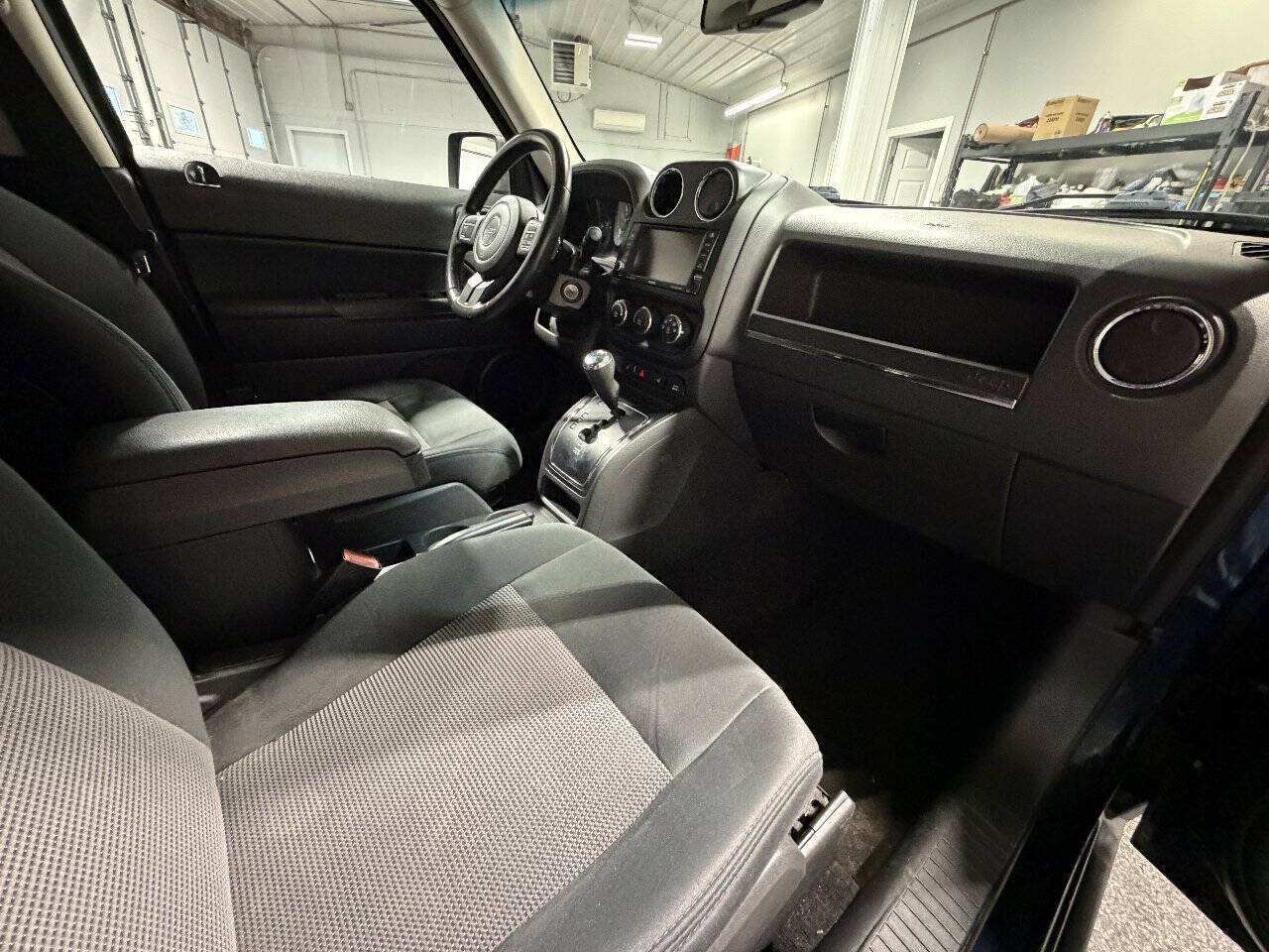 Used 2011 Jeep Patriot Latitude AWD/4WD image 20