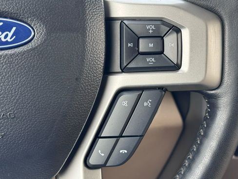 Used 2021 Ford F250 Lariat w/ Lariat Ultimate Package AWD/4WD image 11
