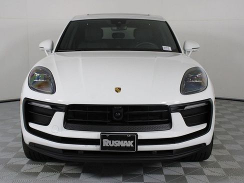 Certified 2025 Porsche Macan image 10