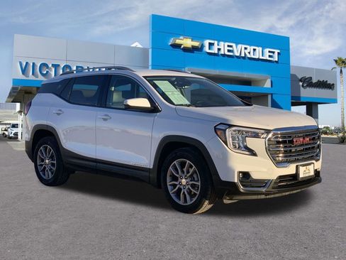 Used 2023 GMC Terrain SLT image 3
