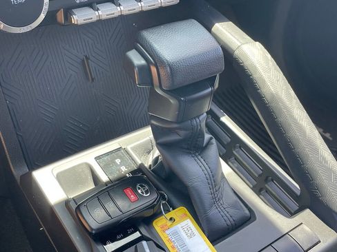 Used 2024 Toyota Tacoma SR5 AWD/4WD image 8