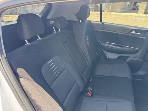 Used 2018 Kia Sportage LX FWD image 18