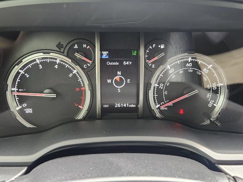 Used 2023 Toyota 4Runner TRD Off-Road Premium w/ Moonroof Package AWD/4WD image 15