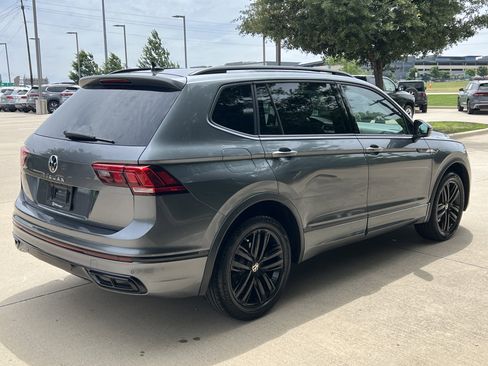 Used 2022 Volkswagen Tiguan SE R-Line FWD image 10